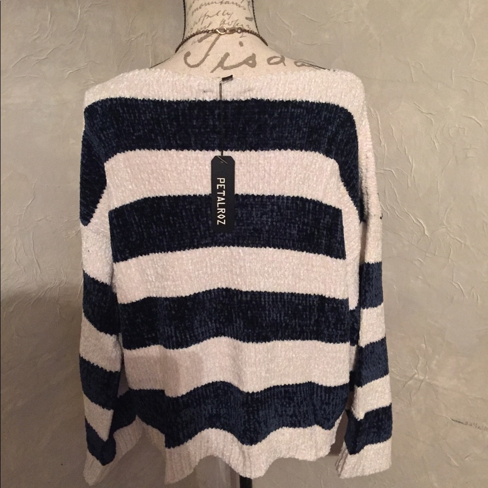 1 Left 5🌟 New!! Super Soft Stripe Chenille - Picture 3 of 7